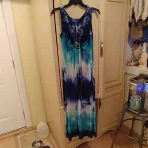 Long summwer dress ! Gorgeous on!